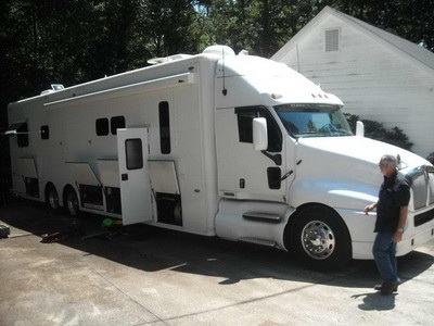 2005 Kenworth 45ft conversion like new 