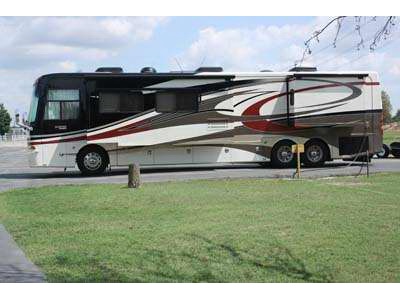 2008 42� Holiday Rambler Scepter w/4 sli