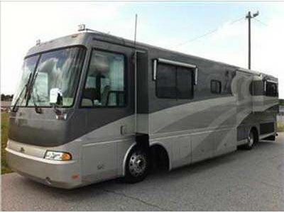2002 40� Beaver Patriot Thunder w/2 slid