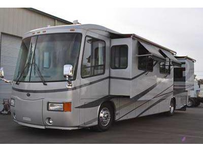 2003 39� Travel Supreme Envoy w/3 slides