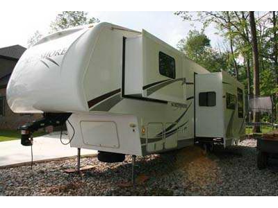 2008 28� Dutchmen North Shore w/2 slides