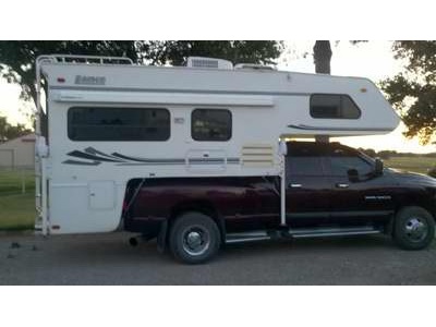 1999 11.6� Lance 1130 Truck Camper
