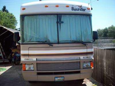 1999 35� Fleetwood Bounder w/slide
