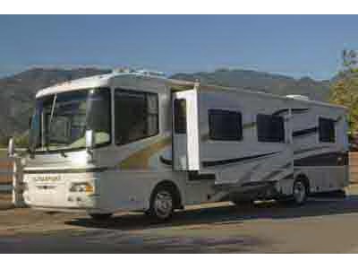 2003 39� Damon Ultrasport w/2 slides