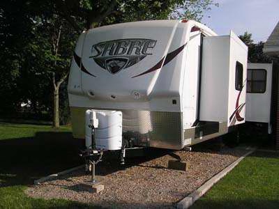 2010 32� Palomino Sabre w/2 slides