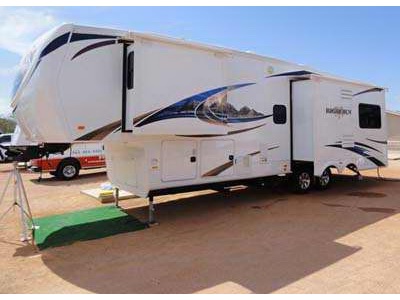 2011 34.9� Heartland Big Horn w/3 slides