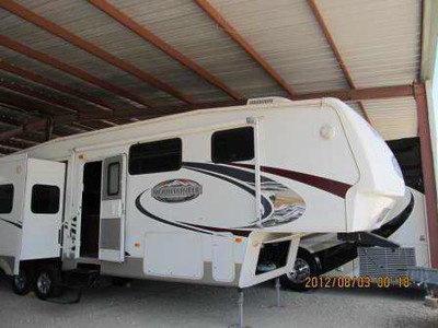 2009 Keystone Montana Mountaineer 324 RL