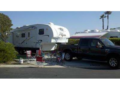 2008 32� Pilgrim 2500 Lite w/2 slides