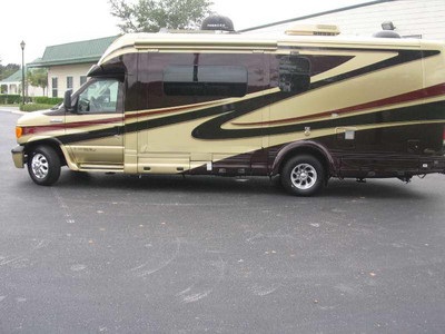2008 Dynamax Isata E-250 in Florida