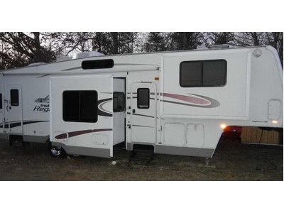 2004 Fleetwood Prowler Regal 365FLTS