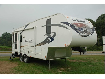 2012 Elkridge Express w/Slide-outs