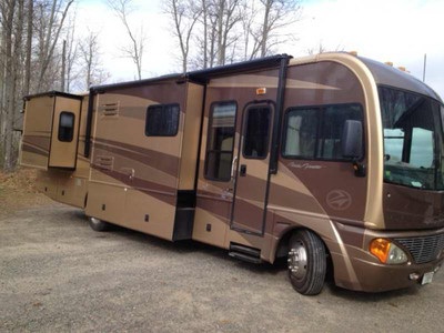 2005 Fleetwood Pace Arrow 37C