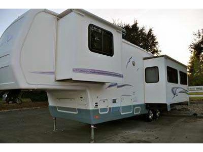 2000 31� National RV Sea Breeze w/3 slid