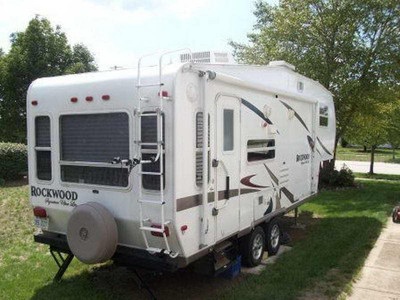 2008 Forest River Rockwood 8244S 
