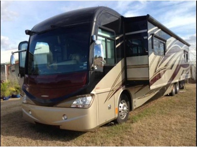 2011 Fleetwood Revolution 42 in Texas