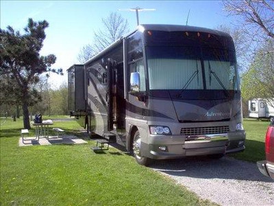 2006 Winnebago Adventurer M-37B