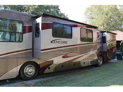 2005 40� Sportscoach Encore w/3 slides
