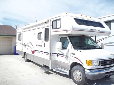 2005 Winnebago Minnie Winnie