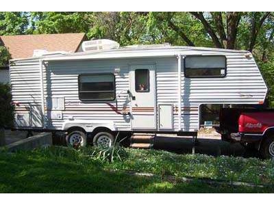2000 25� Jayco Qwest w/slide