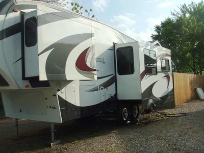 2012 Coachmen Chaparrel in Illinois