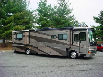 2005 Fleetwood Discovery 39L in Missouri
