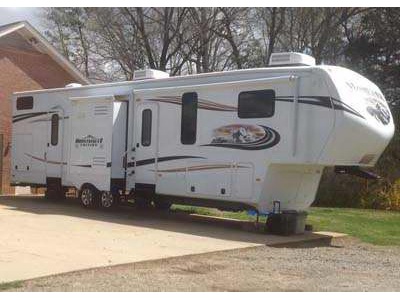 2013 42� Keystone Montana Moutaineer w/4