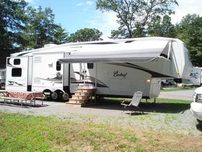 2009 Forest River Cardinal 38BHQS LE