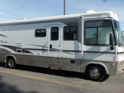 2001 Winnebago Adventurer in California