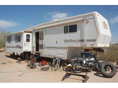 1999 37� Crossroads 5036rlt w/3 slides