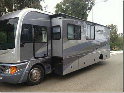 2005 36� Fleetwood Pace Arrow w/2 slides
