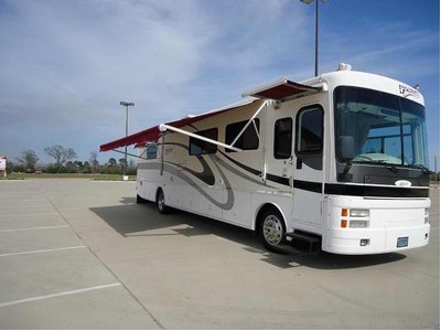2001 Fleetwood Discovery 38F 330 Hp Cat.