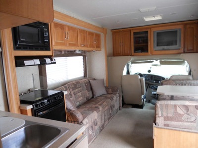 2006 Sunseeker Class C by Forest River