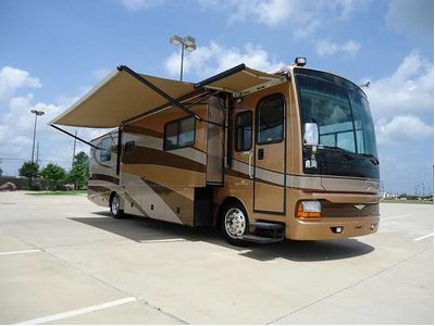 2004 Fleetwood Discovery 39S 330Hp Cat.