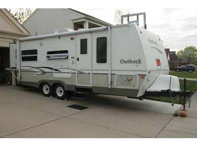 2005 25� Keystone Outback w/slide