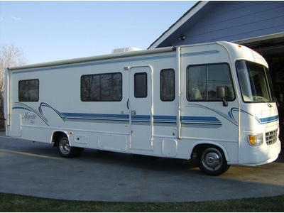  1998 Thor 30 foot class A gas low miles