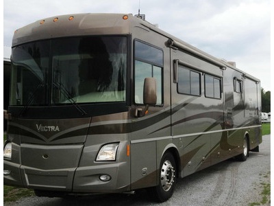 2004 Winnebago Vectra 40KD Must See!