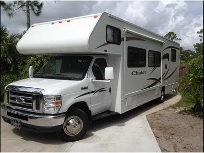 2009 Winnebago Chalet in Florida