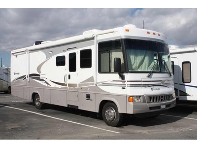 2006 Winnebago Voyage 33V in California