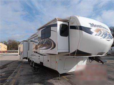 2011 38 Keystone Montana w/5 slides