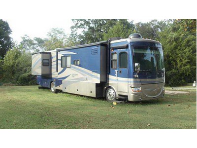 2008 41 Fleetwood Discovery w/4 slides