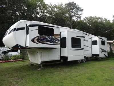2010 Keystone Montana 3750FL in Delaware
