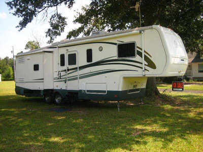 2001 National RV Palisades