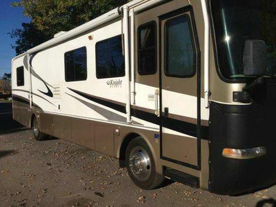 2000 36 Country Coach Allure w/slide