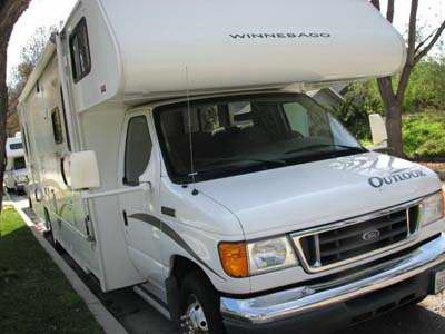 2006 31 Winnebago Outlook w/slide