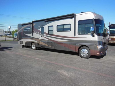 2010 Winnebago Adventurer 37F |