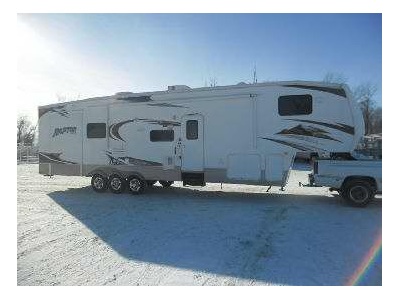 2009 Keystone RP3602R Raptor 36� Camper